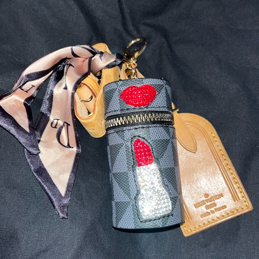 Customer Louis Vuitton keychains